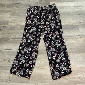 Loft size M floral flowy pant with tie waist and pockets!